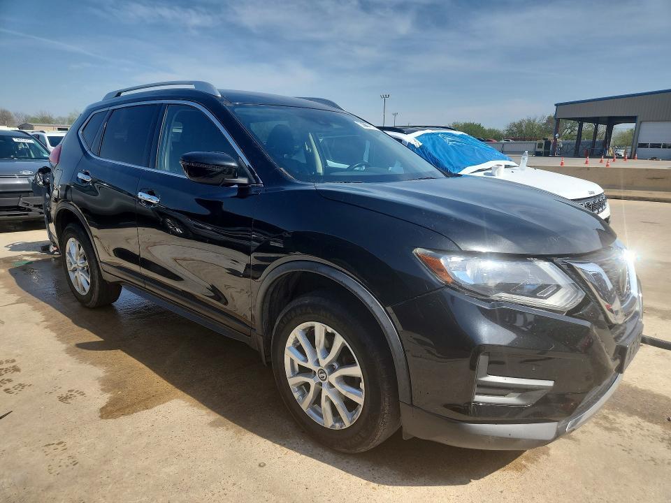 2020 Nissan Rogue sv