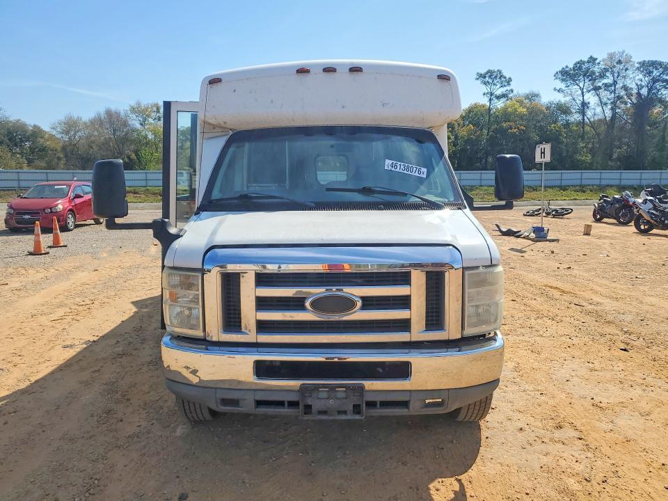 2016 Ford Econoline E350 Super Duty Cutaway van