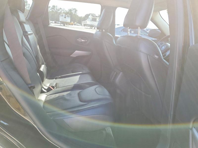 2018 Jeep Cherokee Overland