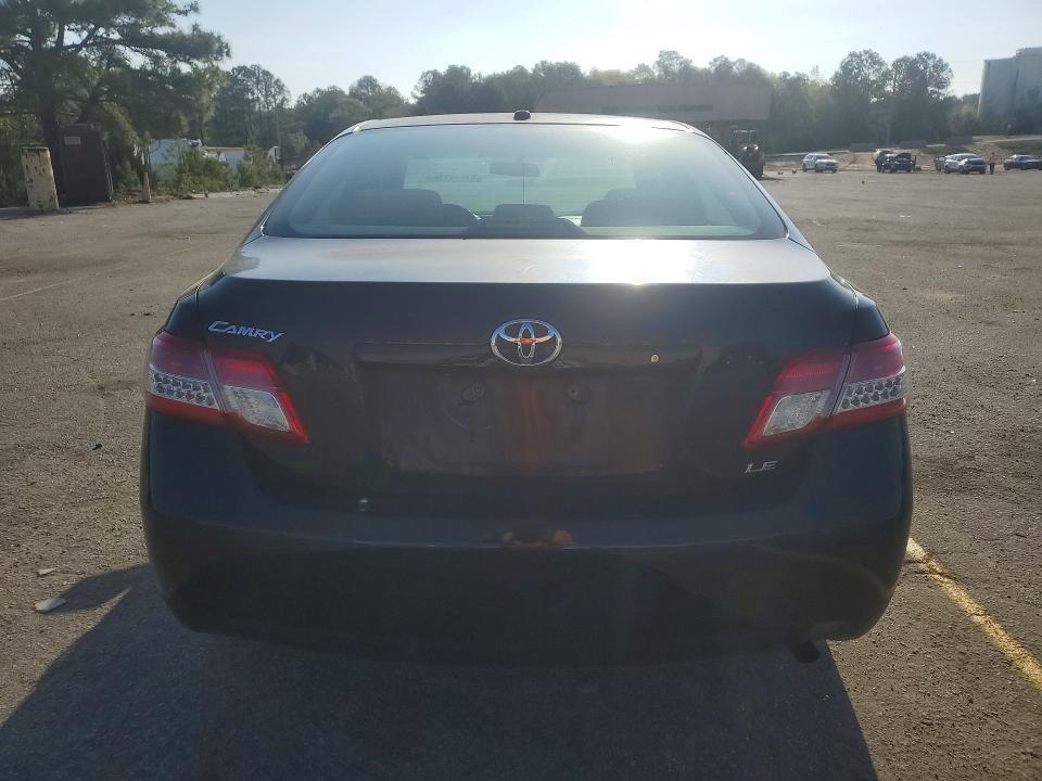 2011 Toyota Camry le