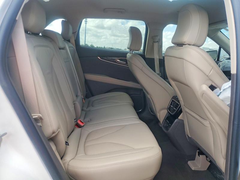 2021 Lincoln Townhouse Nautilus