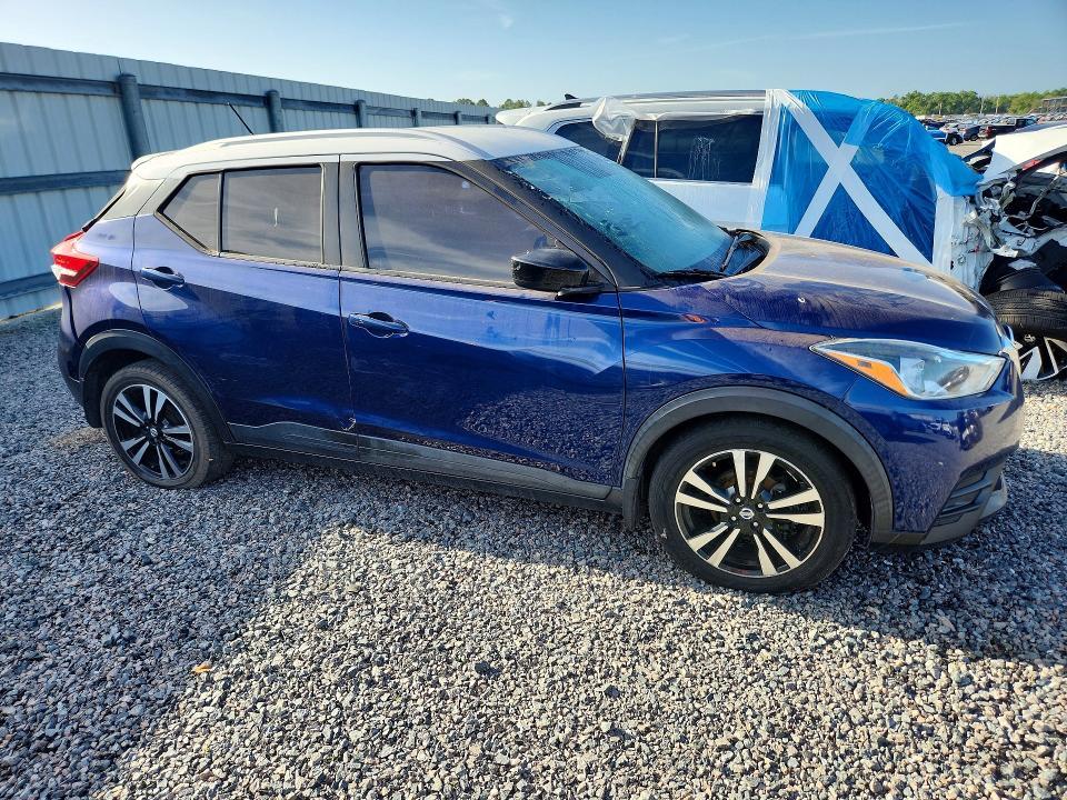 2019 Nissan Kicks sv