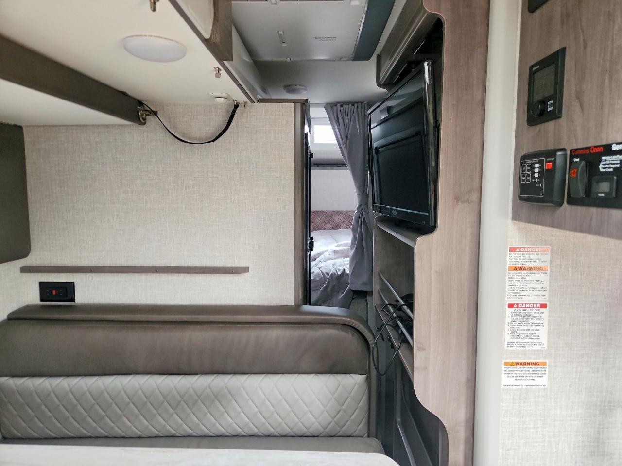 2025 Lance Trailers-Slide-IN Camper