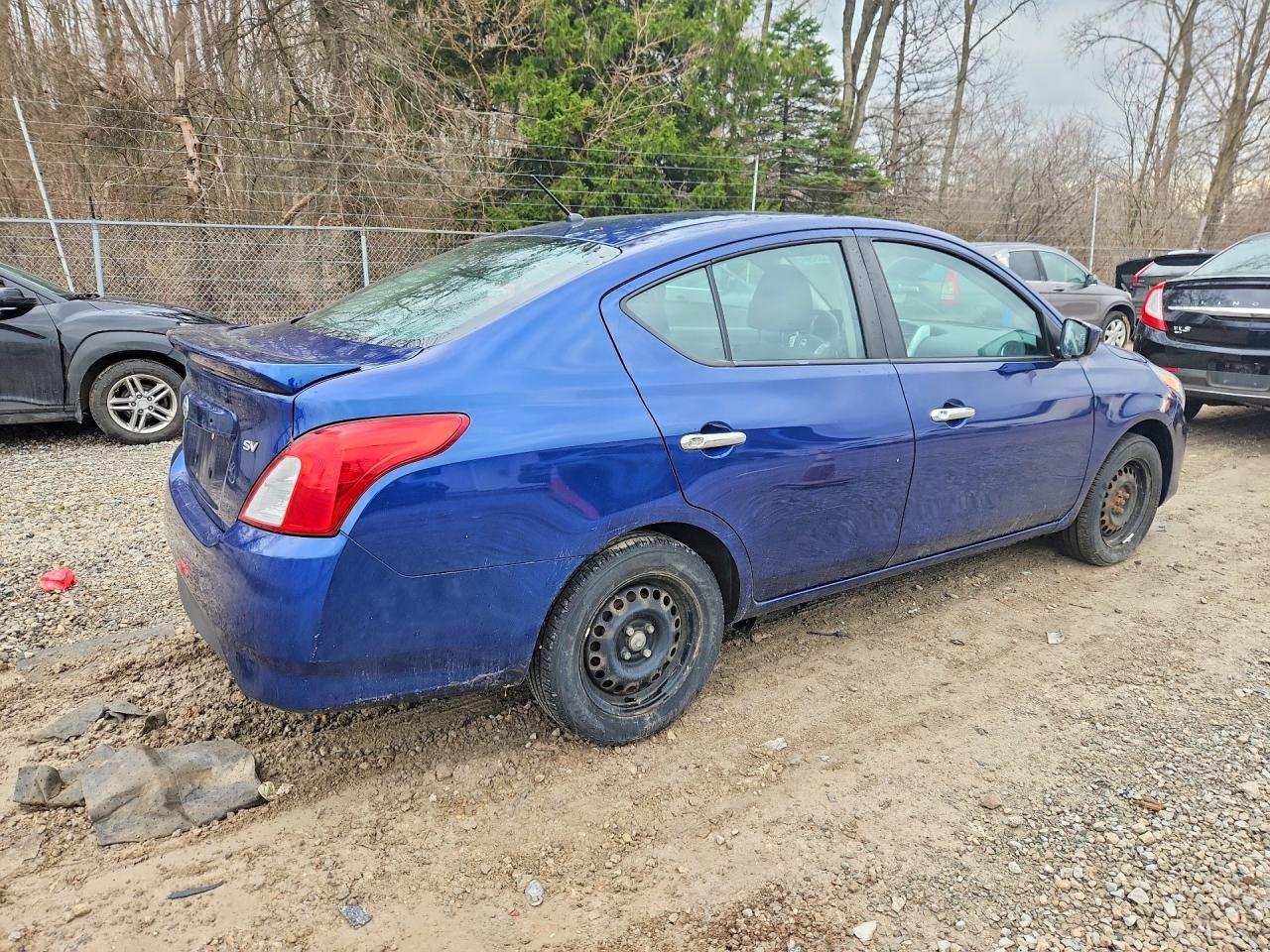 2018 Nissan Versa sv