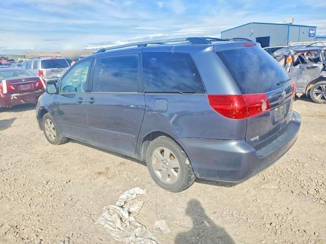 2006 Toyota Sienna le 8 Passenger