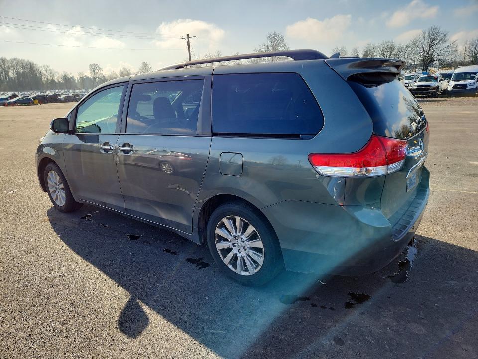 2013 Toyota Sienna Limited 7-passenger