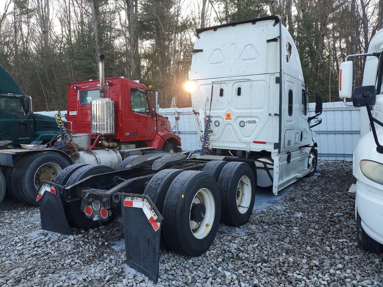 2022 Freightliner Cascadia 126 Semi Truck
