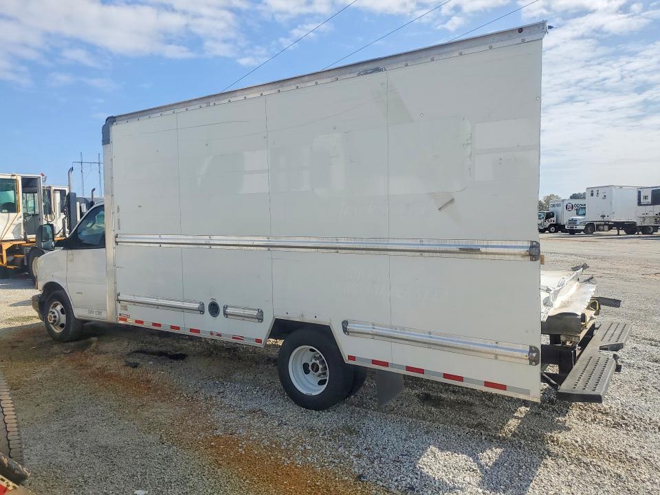 2021 GMC Savana BOX Truck
