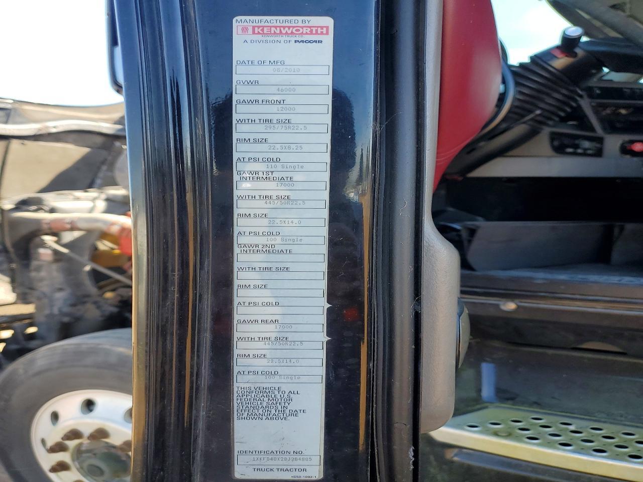 2011 Kenworth T700 Semi Truck