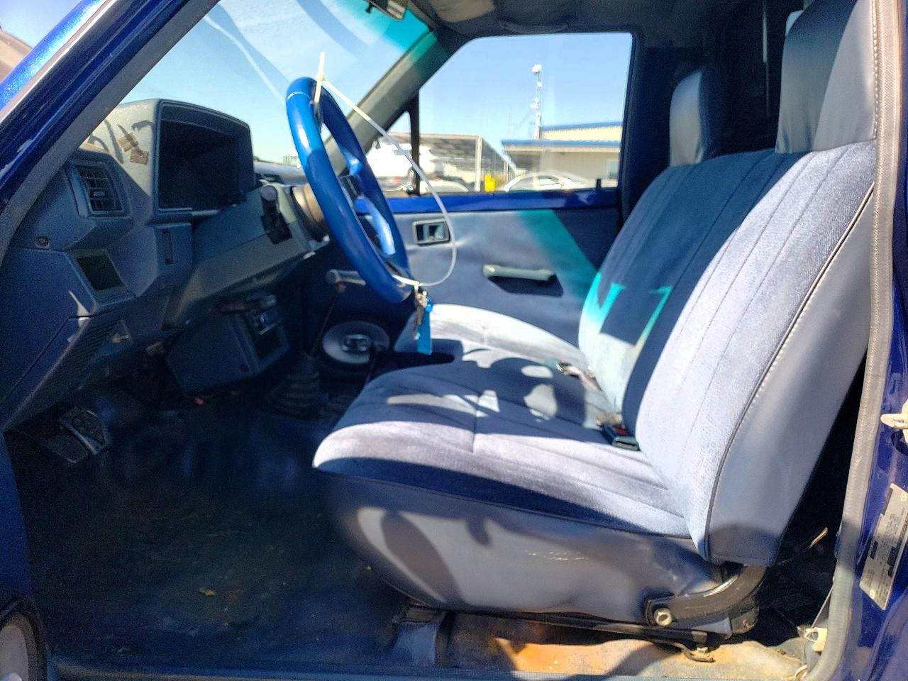 1988 Toyota Pickup Base