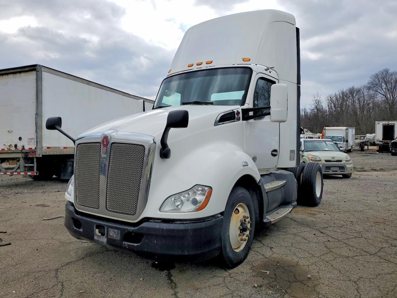 2016 Kenworth Construction T680