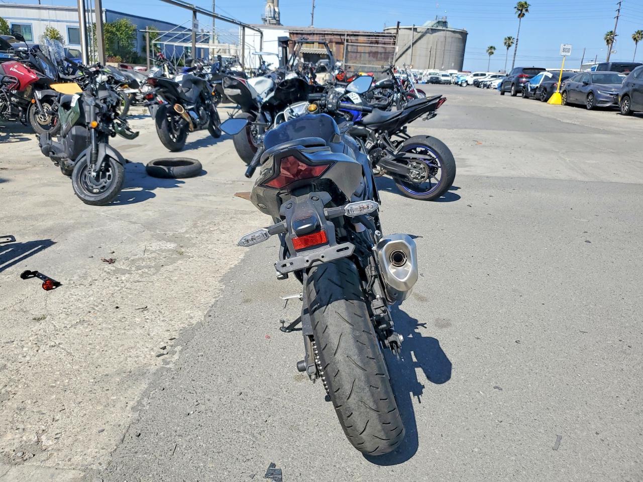 2024 Kawasaki ZX400 P