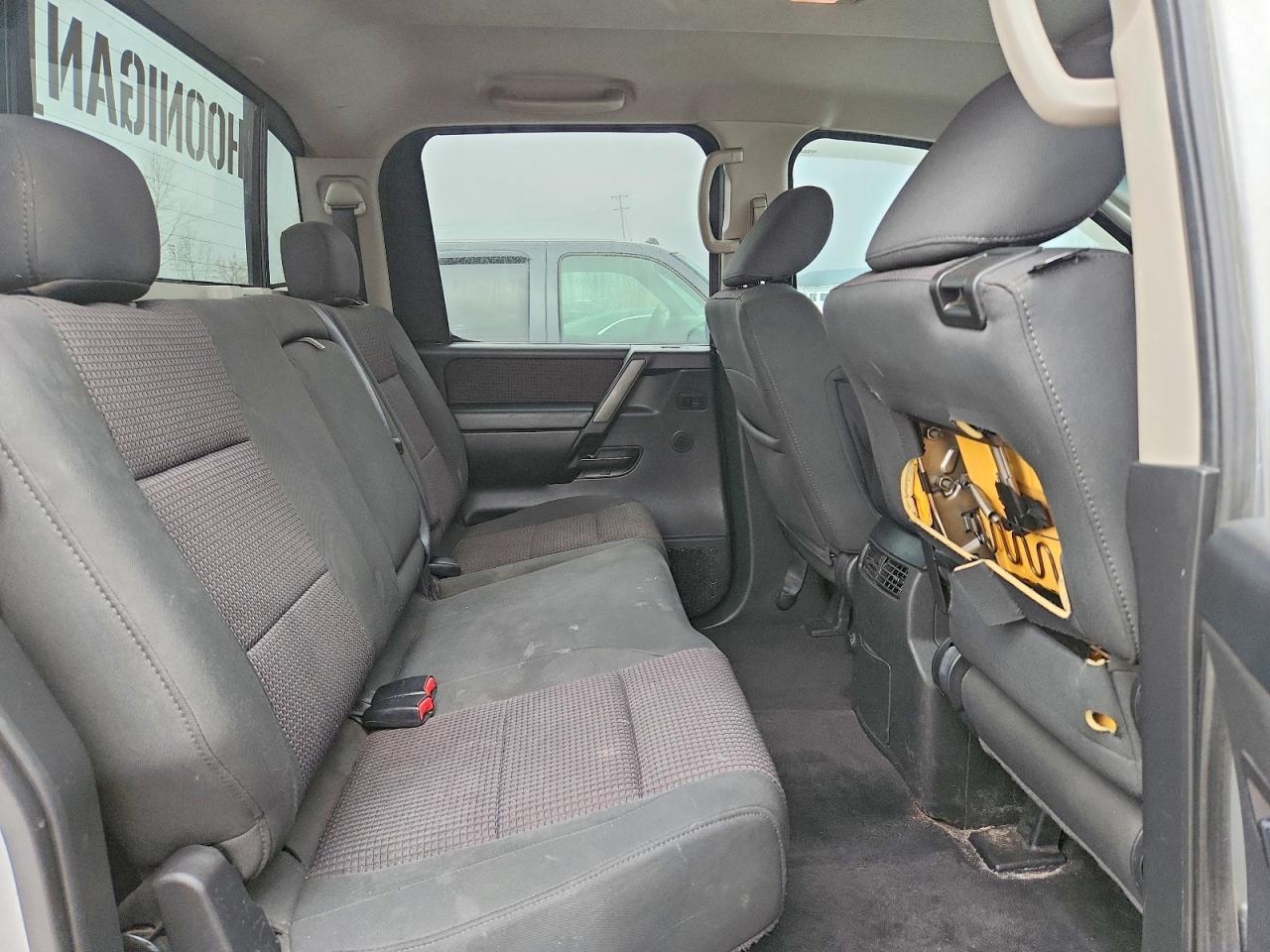 2011 Nissan Titan SV