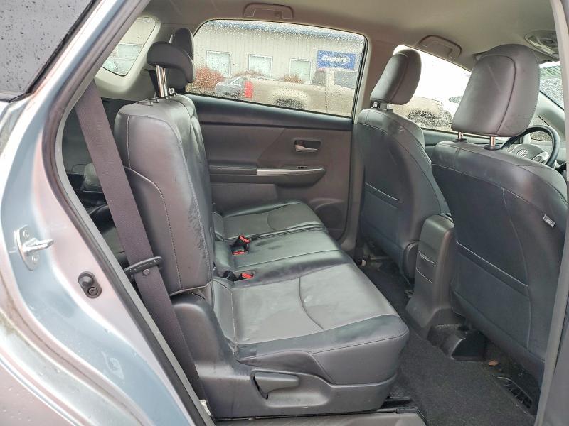 2014 Toyota Prius v Five