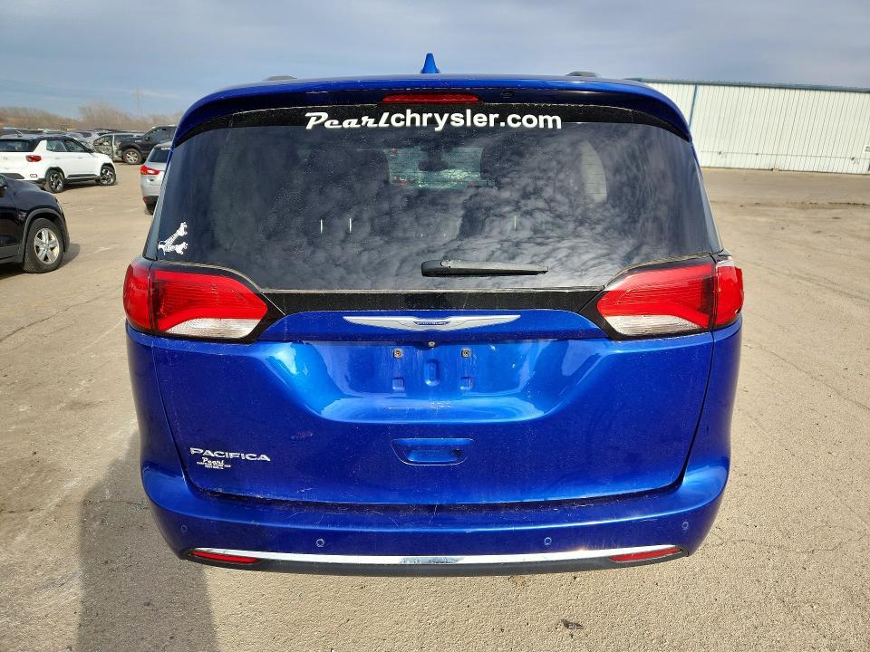 2020 Chrysler Pacifica Touring l