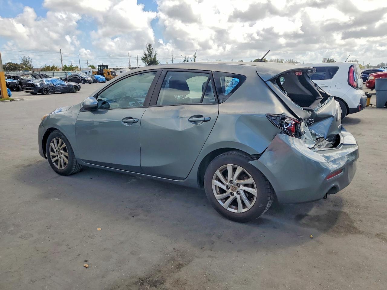 2012 Mazda 3 I