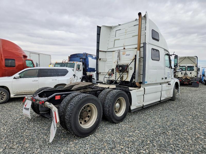 2015 Volv O vnl Semi Truck