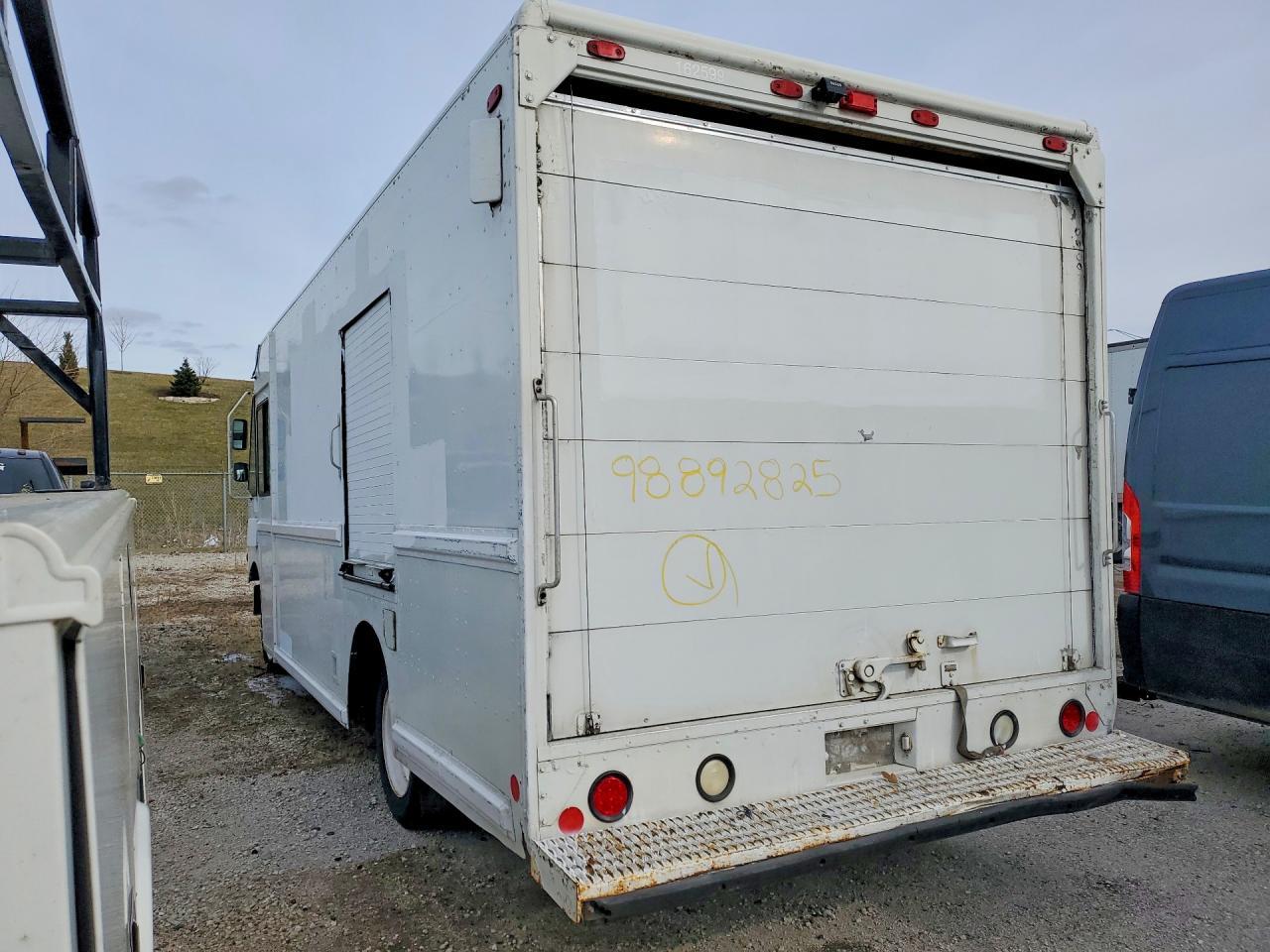 2005 Freightliner MT45 Delivery Truck