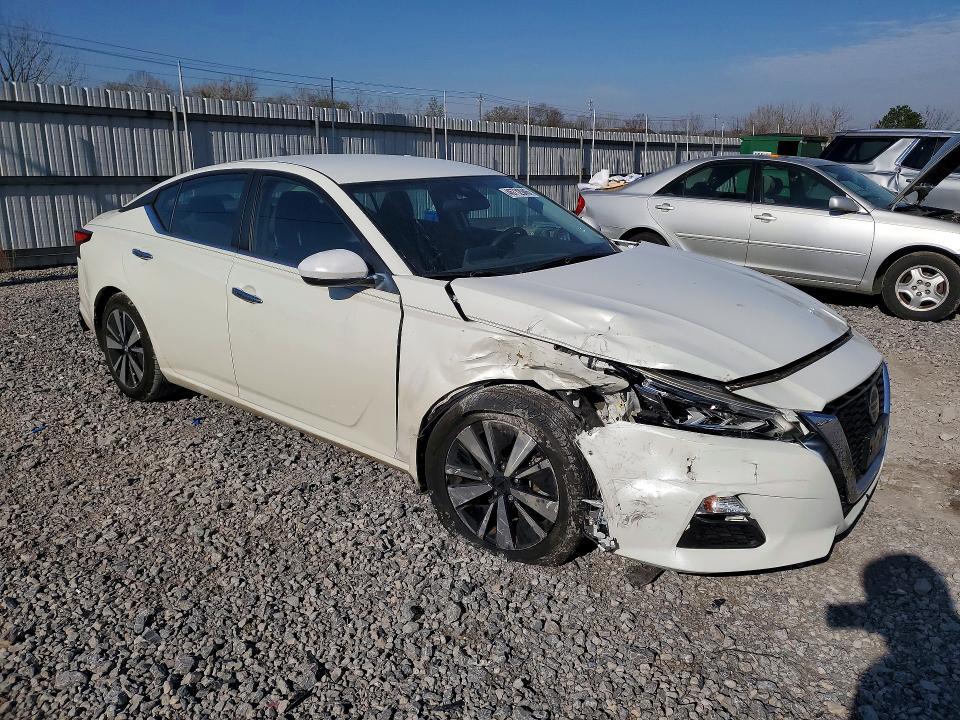 2022 Nissan Altima 2.5 sv