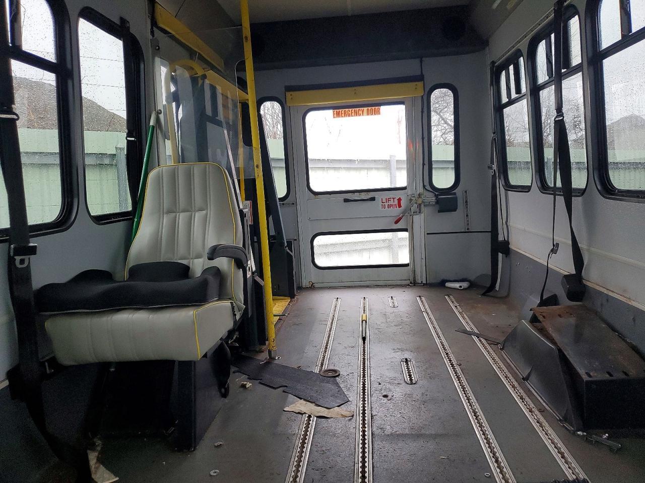 2016 Ford Econoline E350 Super Duty Cutaway Van