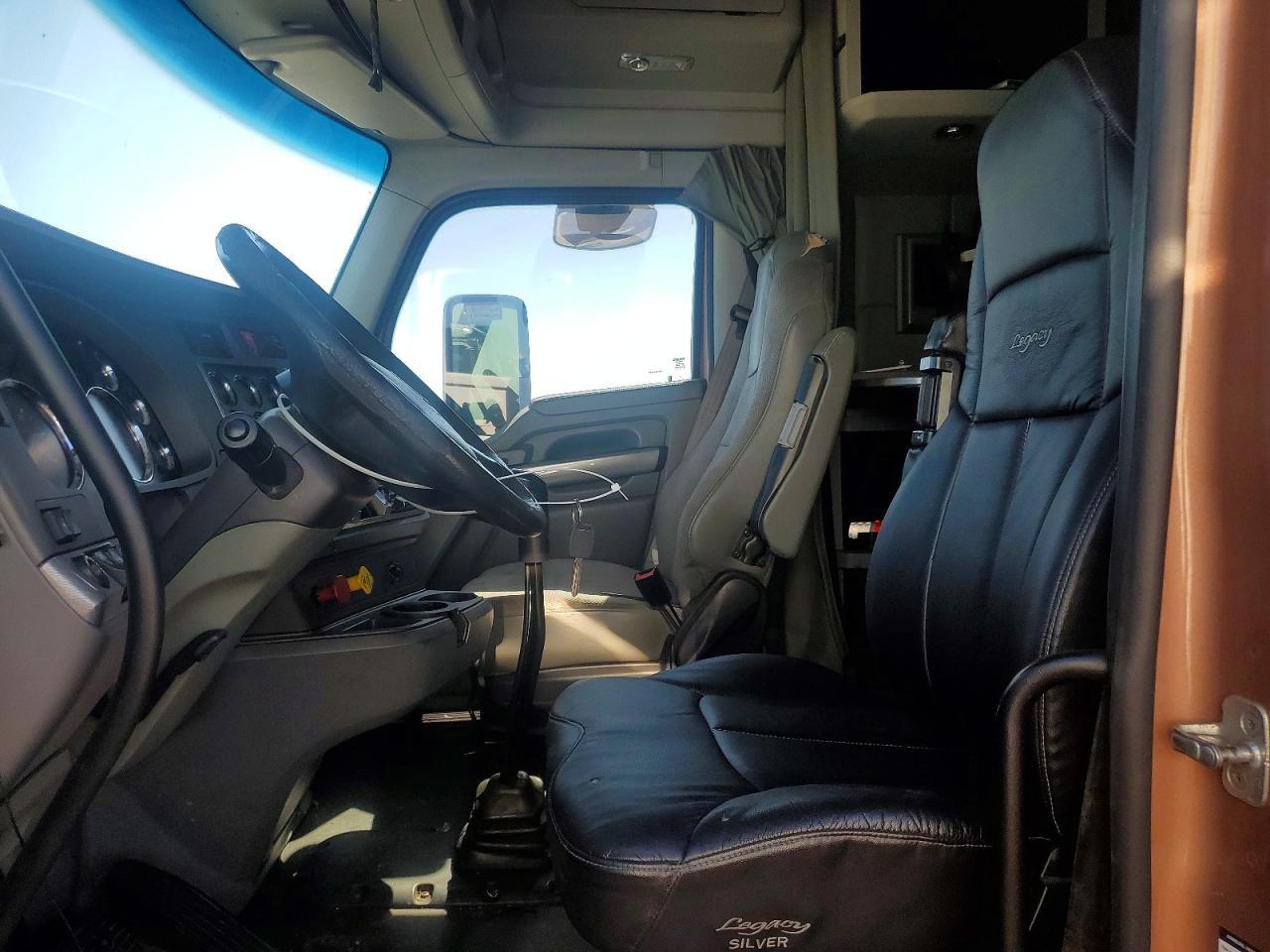 2016 Kenworth Construction T680