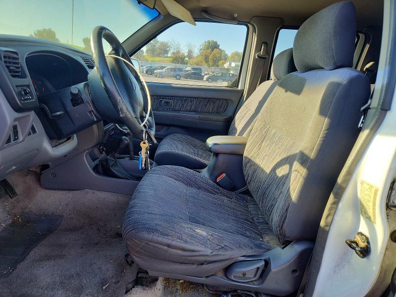 2000 Nissan Frontier XE