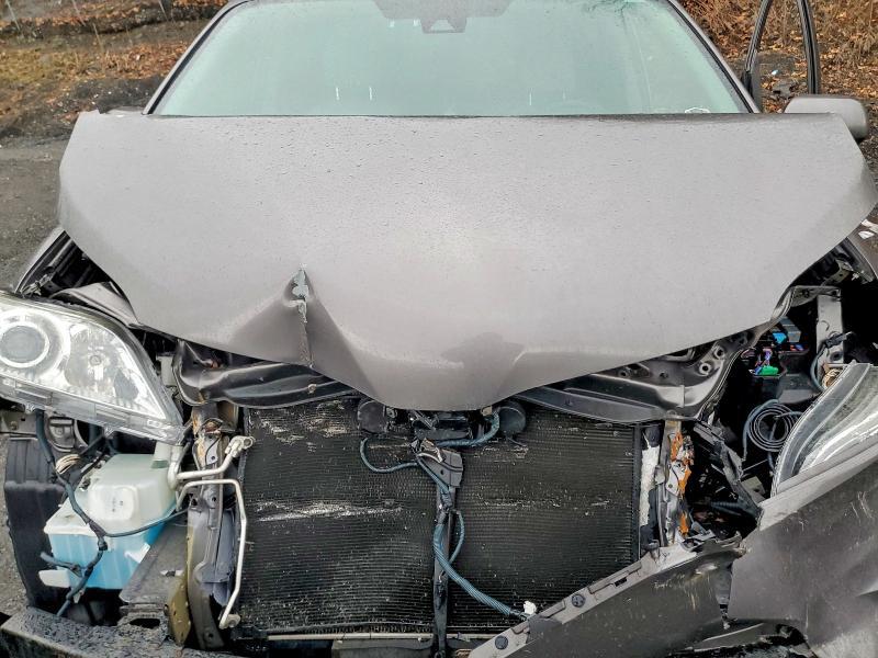 2018 Toyota Sienna xle 7-passenger