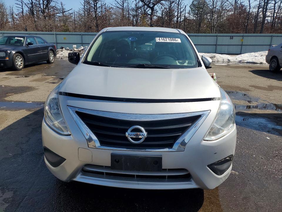 2019 Nissan Versa sv