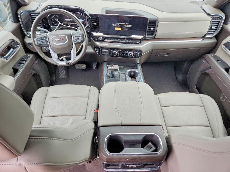 2025 GMC Sierra K1500 SLT