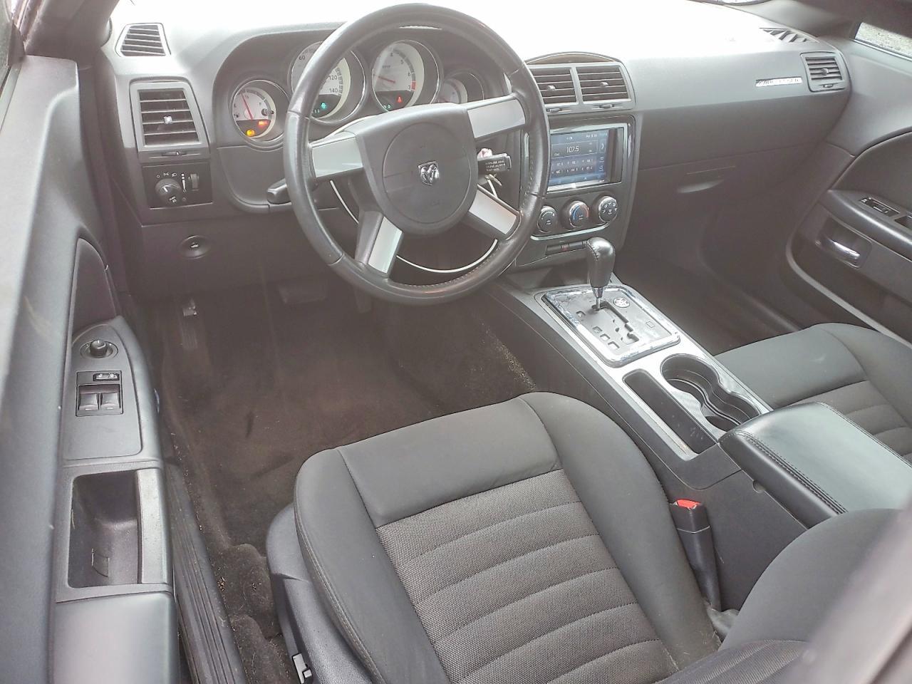 2010 Dodge Challenger se