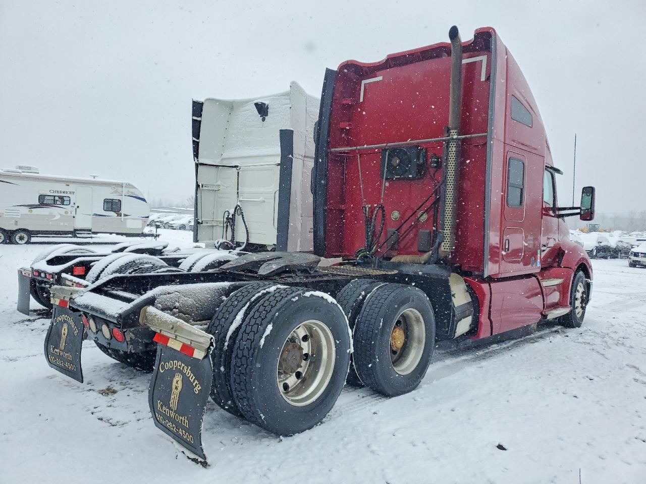 2016 Kenworth T680 Semi Truck
