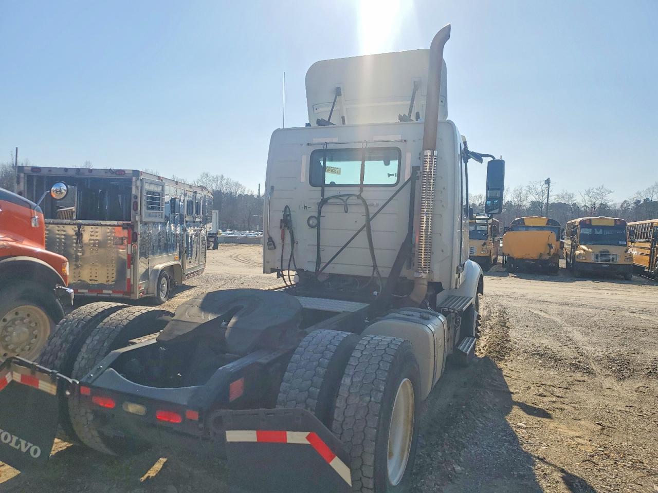 2019 Volvo VNR-Semi Truck