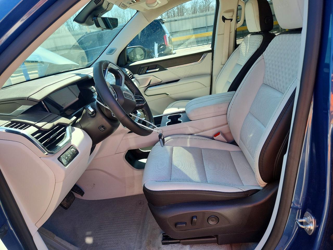 2024 GMC Acadia Denali