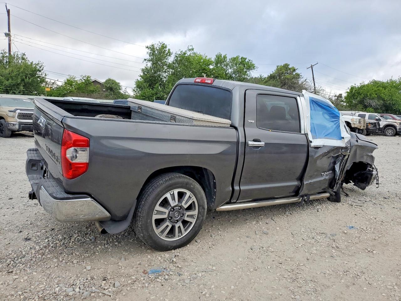 2014 Toyota Tundra SR5