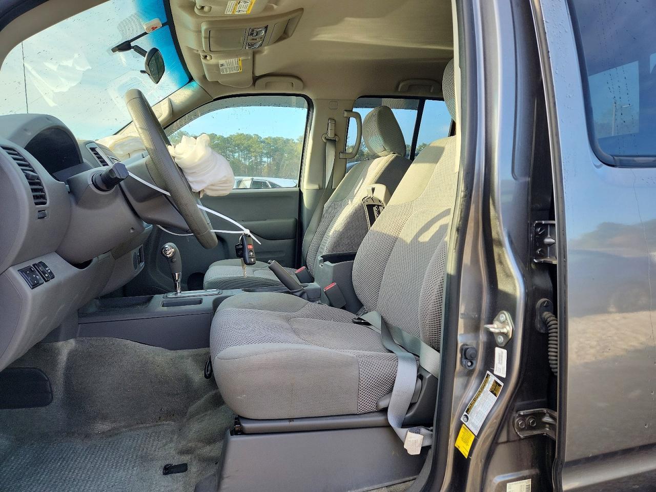 2017 Nissan Frontier SV