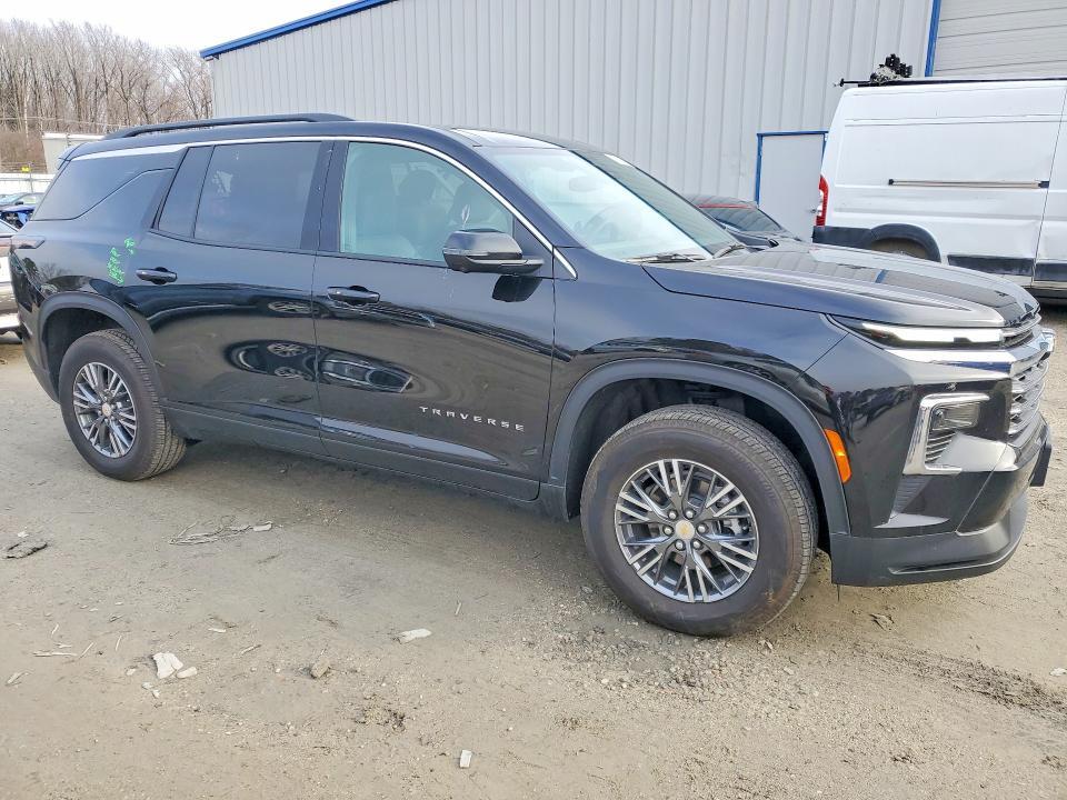 2025 Chevrolet Traverse ls