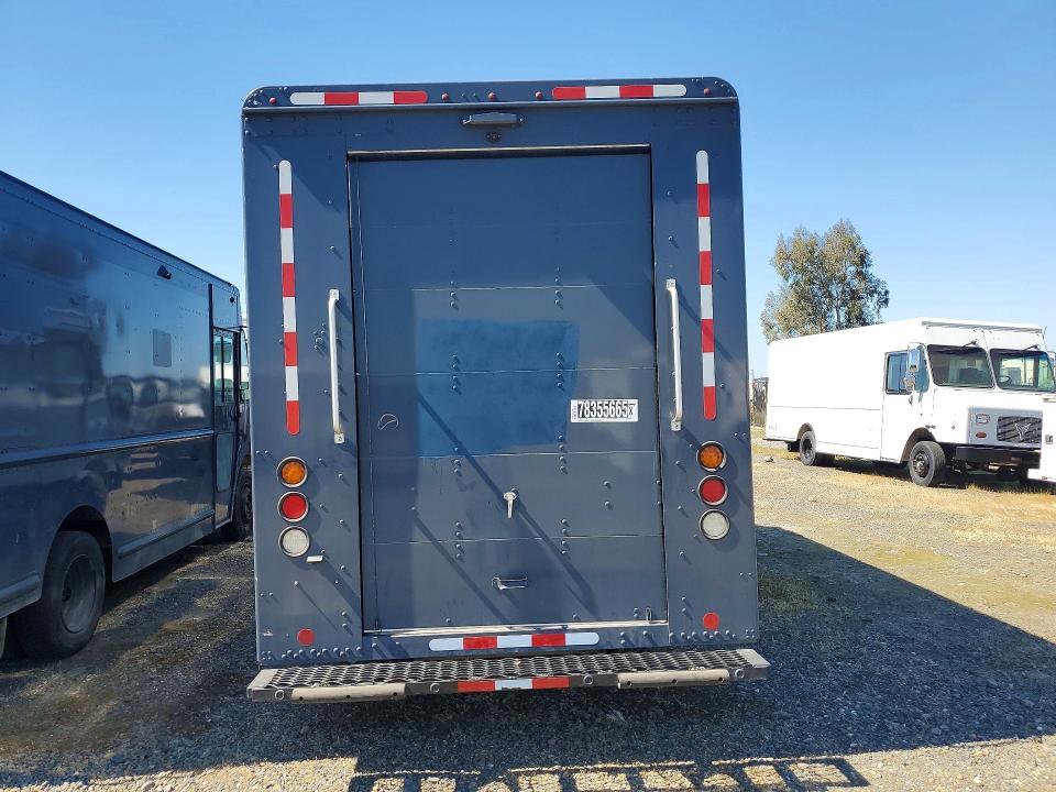 2021 Freightliner Chassis m Line Walk-in van