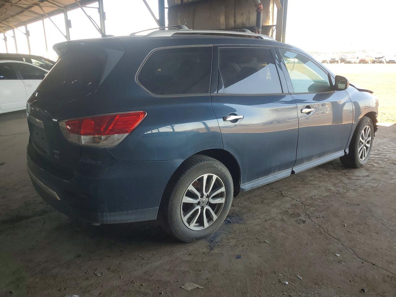 2016 Nissan Pathfinder sv