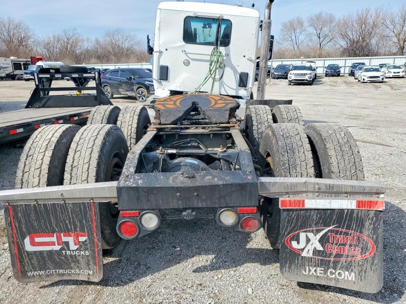 2016 Peterbilt 579 Semi Truck