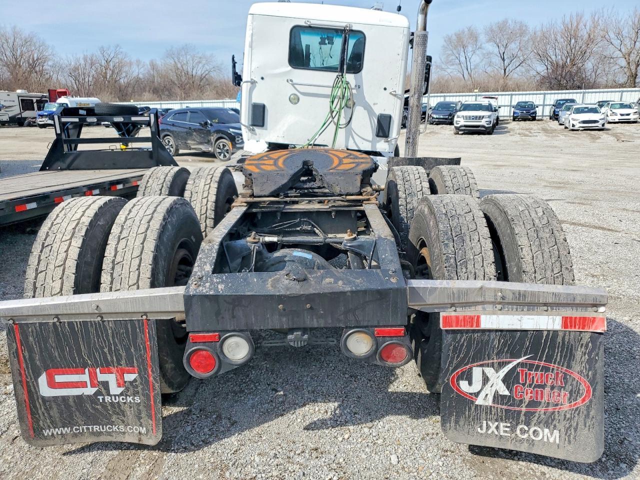 2016 Peterbilt 579 Semi Truck