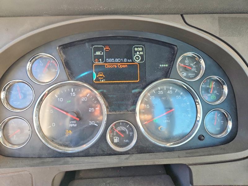 2016 Kenworth T680 Semi Truck