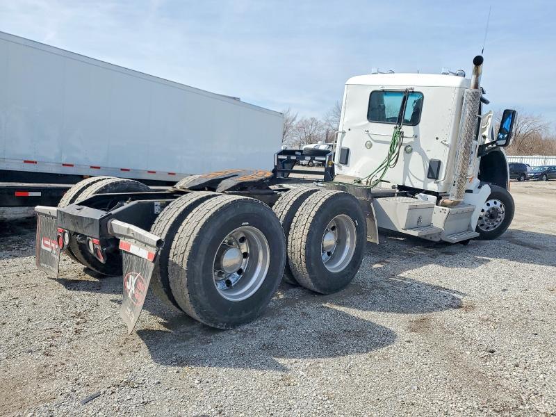 2016 Peterbilt 579 Semi Truck