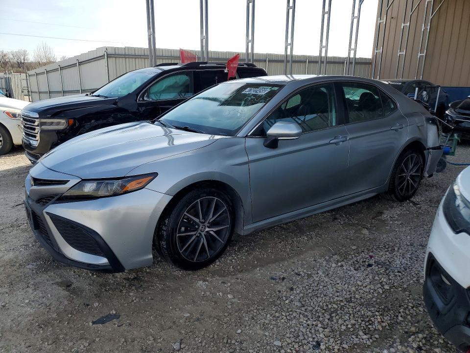 2022 Toyota Camry se