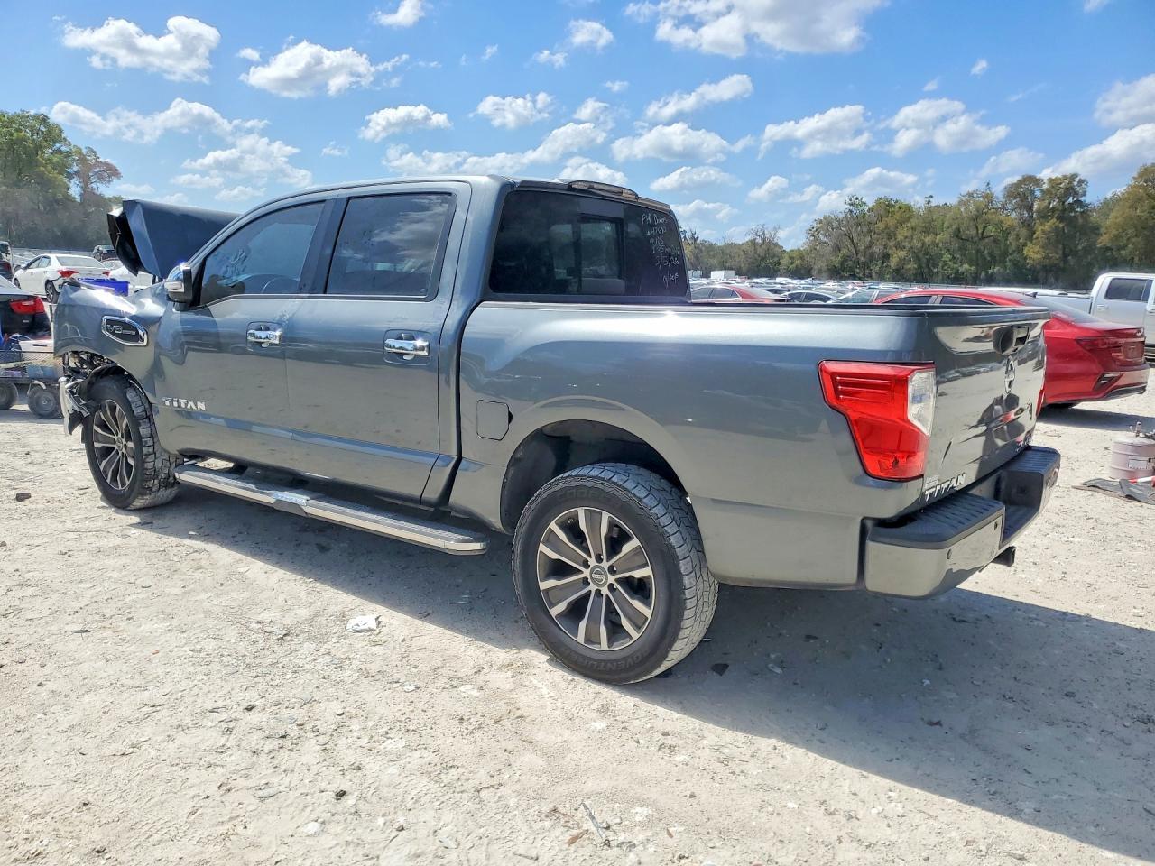 2017 Nissan Titan SL