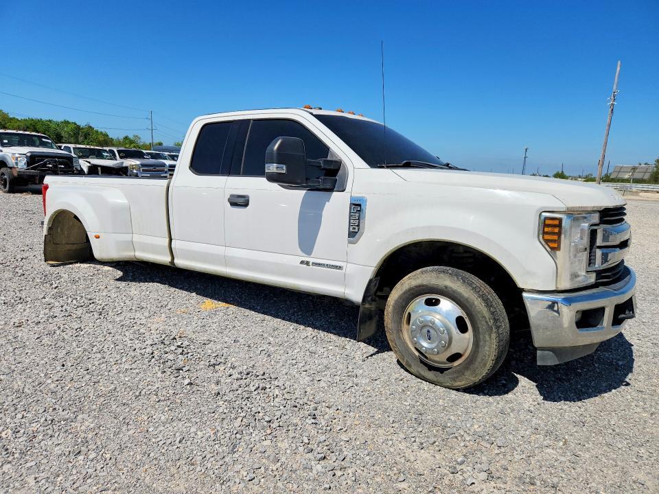 2019 Ford F350 DRW 2WD V8 Tdsl EXT Cab 6.7L XLT