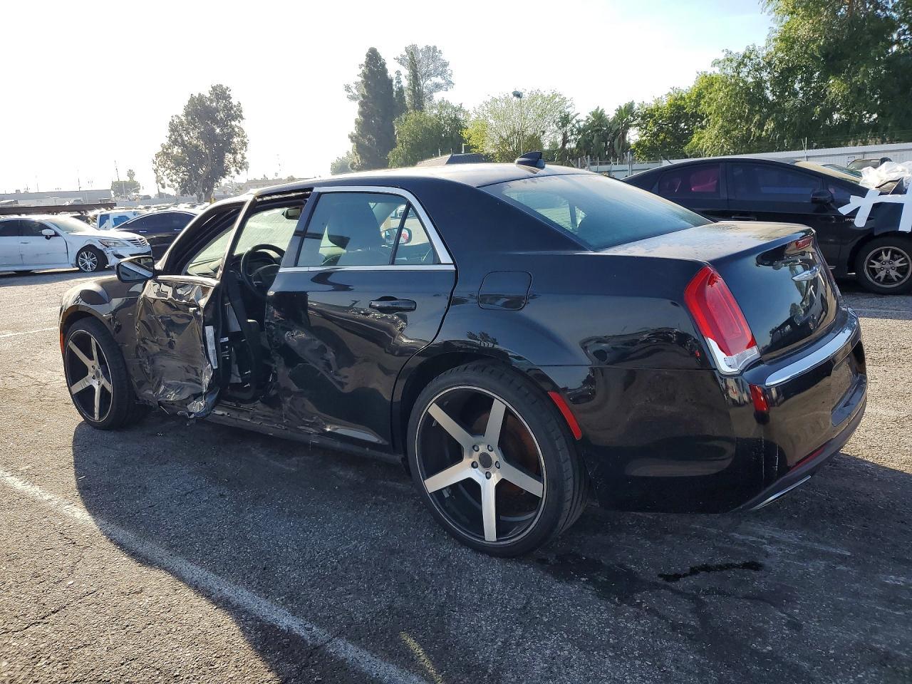 2016 Chrysler 300 Limited