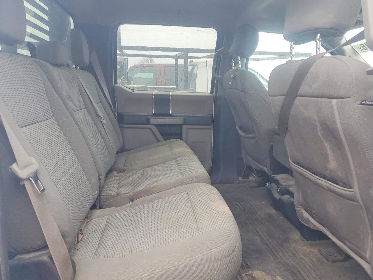 2017 Ford F350 Super Duty Flatbed Truck