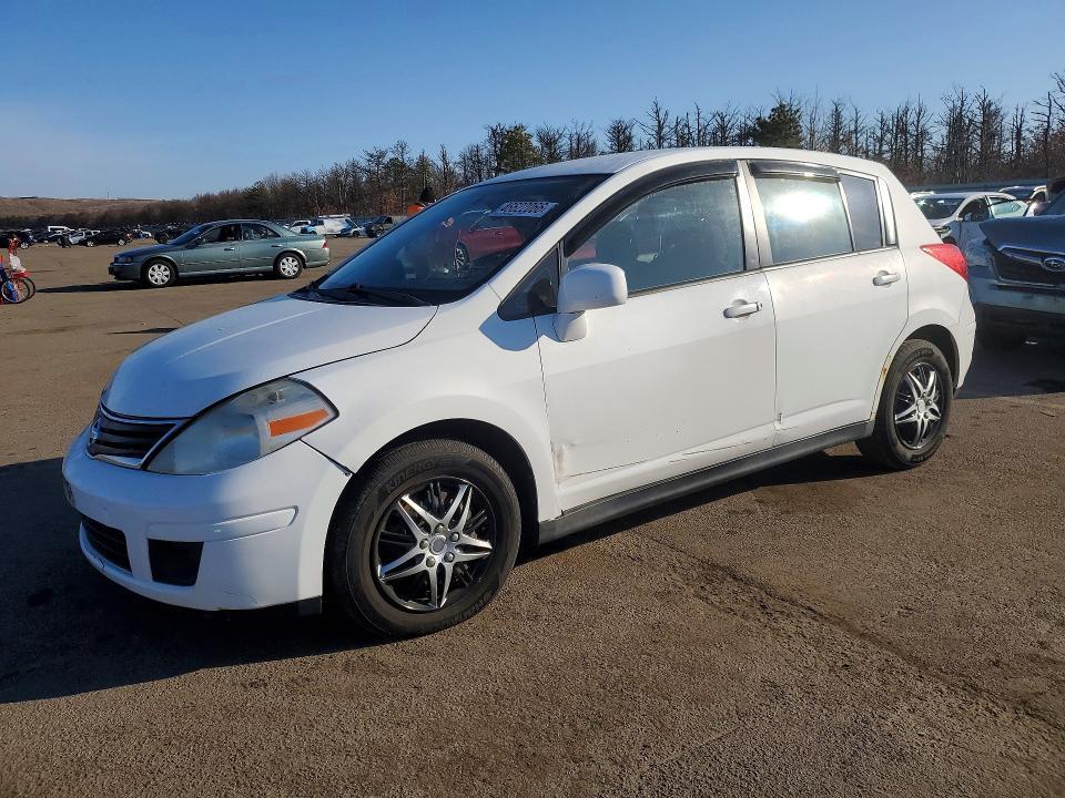 2011 Nissan Versa 1.8 s