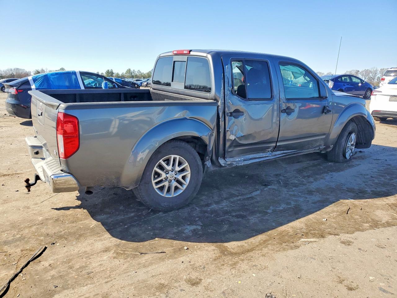 2016 Nissan Frontier SV