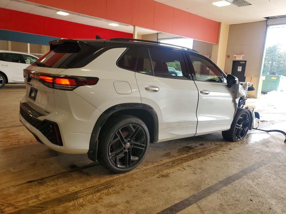 2025 Volkswagen Tiguan se R-line Black